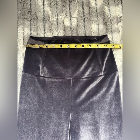 Wilfred Free Aritzia Daria Velvet legging Size Small - Picture 4 of 10
